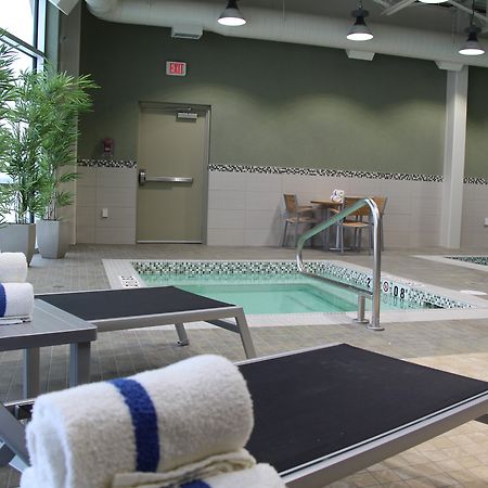 Holiday Inn Express & Suites Cold Lake By Ihg Екстер'єр фото