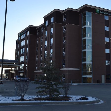 Holiday Inn Express & Suites Cold Lake By Ihg Екстер'єр фото