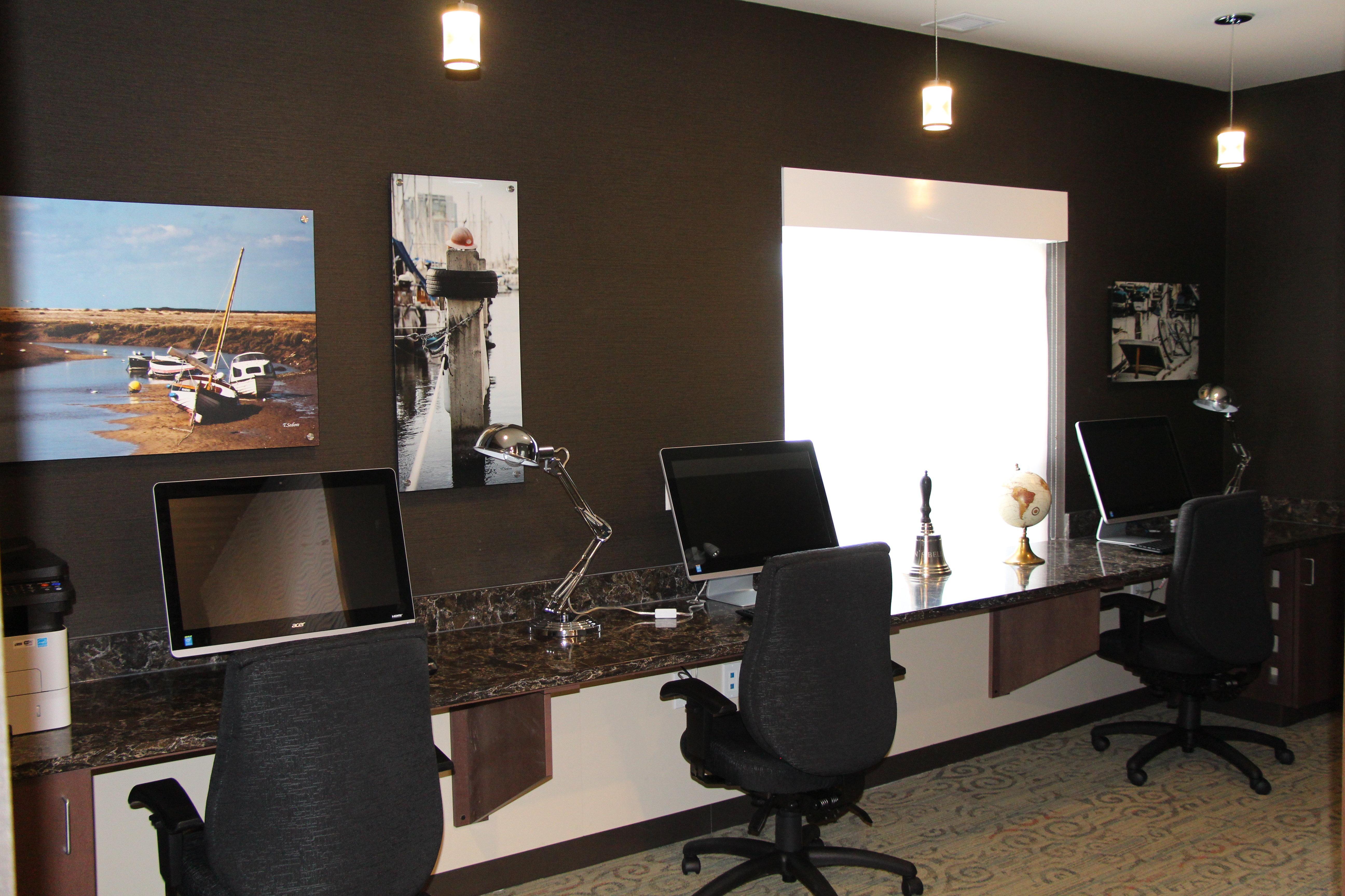 Holiday Inn Express & Suites Cold Lake By Ihg Екстер'єр фото