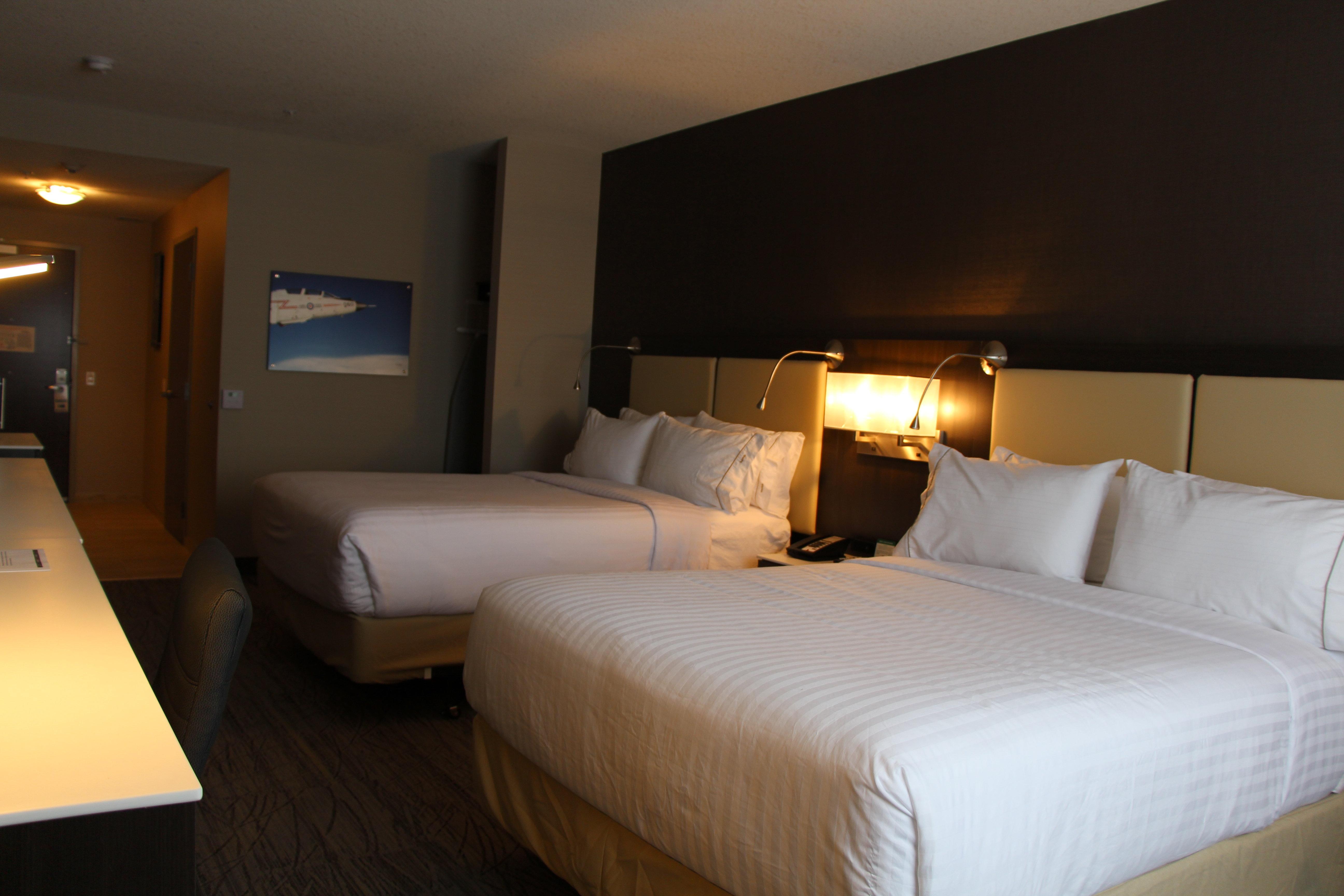 Holiday Inn Express & Suites Cold Lake By Ihg Екстер'єр фото