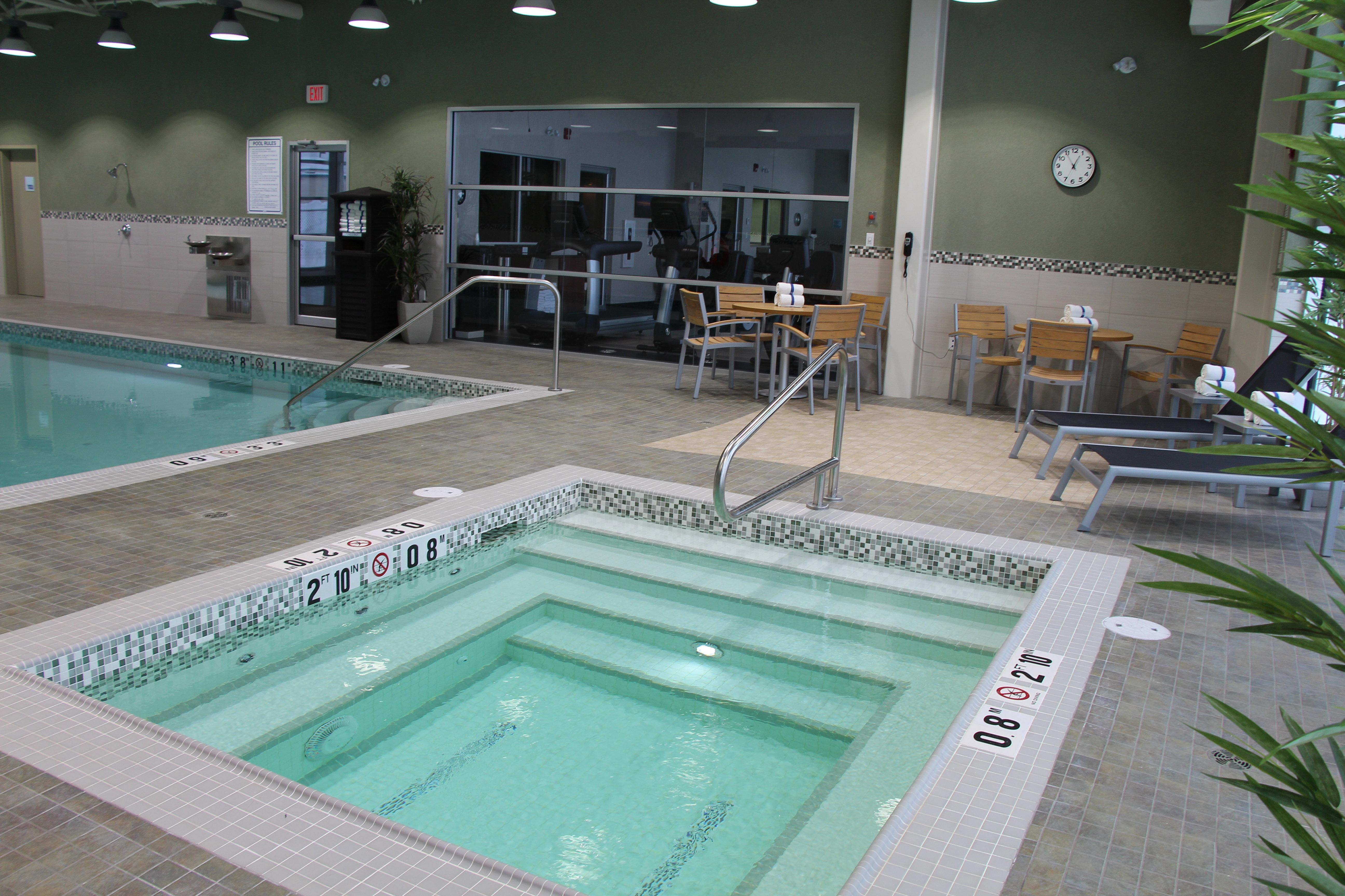 Holiday Inn Express & Suites Cold Lake By Ihg Екстер'єр фото