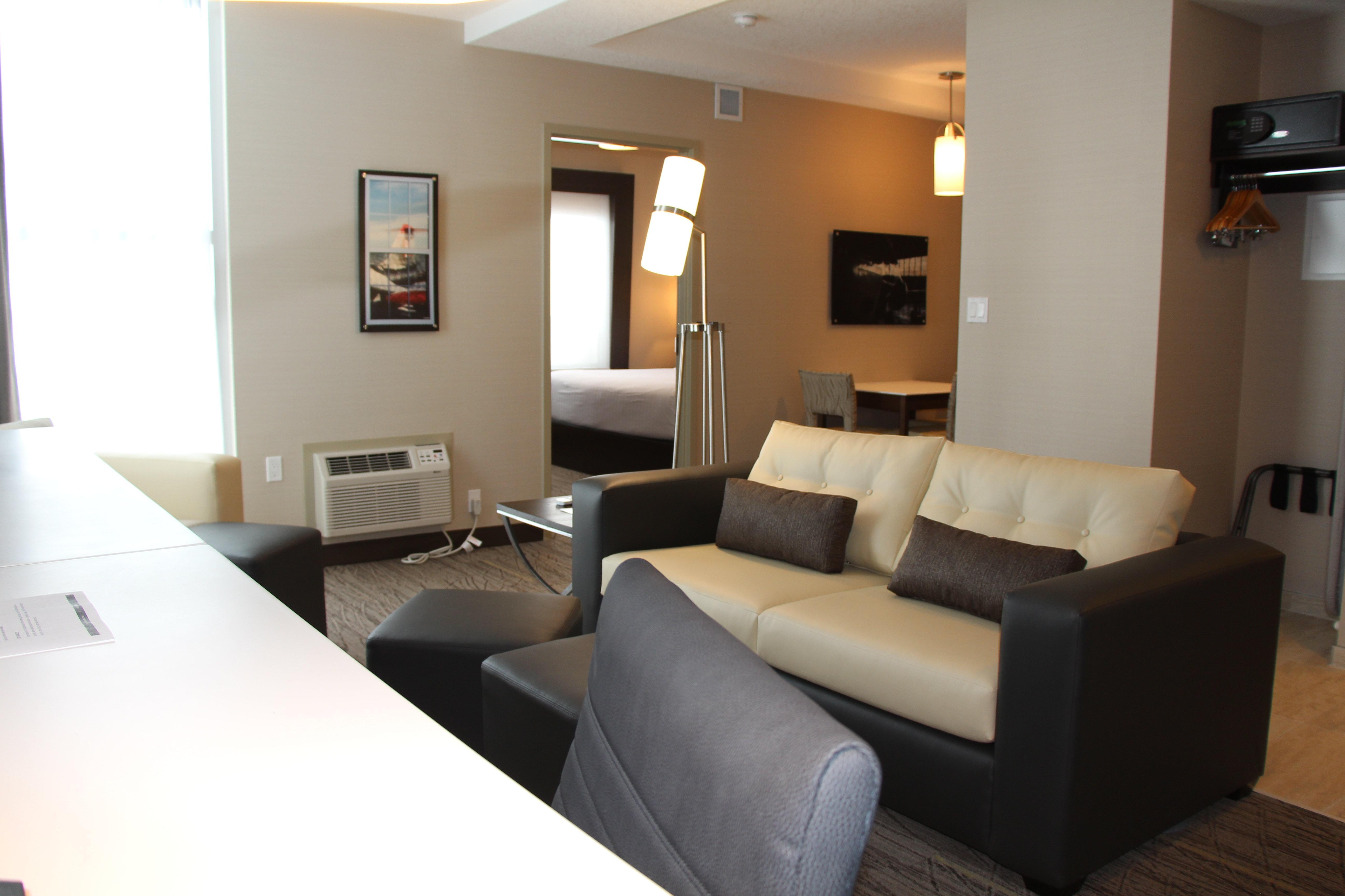 Holiday Inn Express & Suites Cold Lake By Ihg Екстер'єр фото