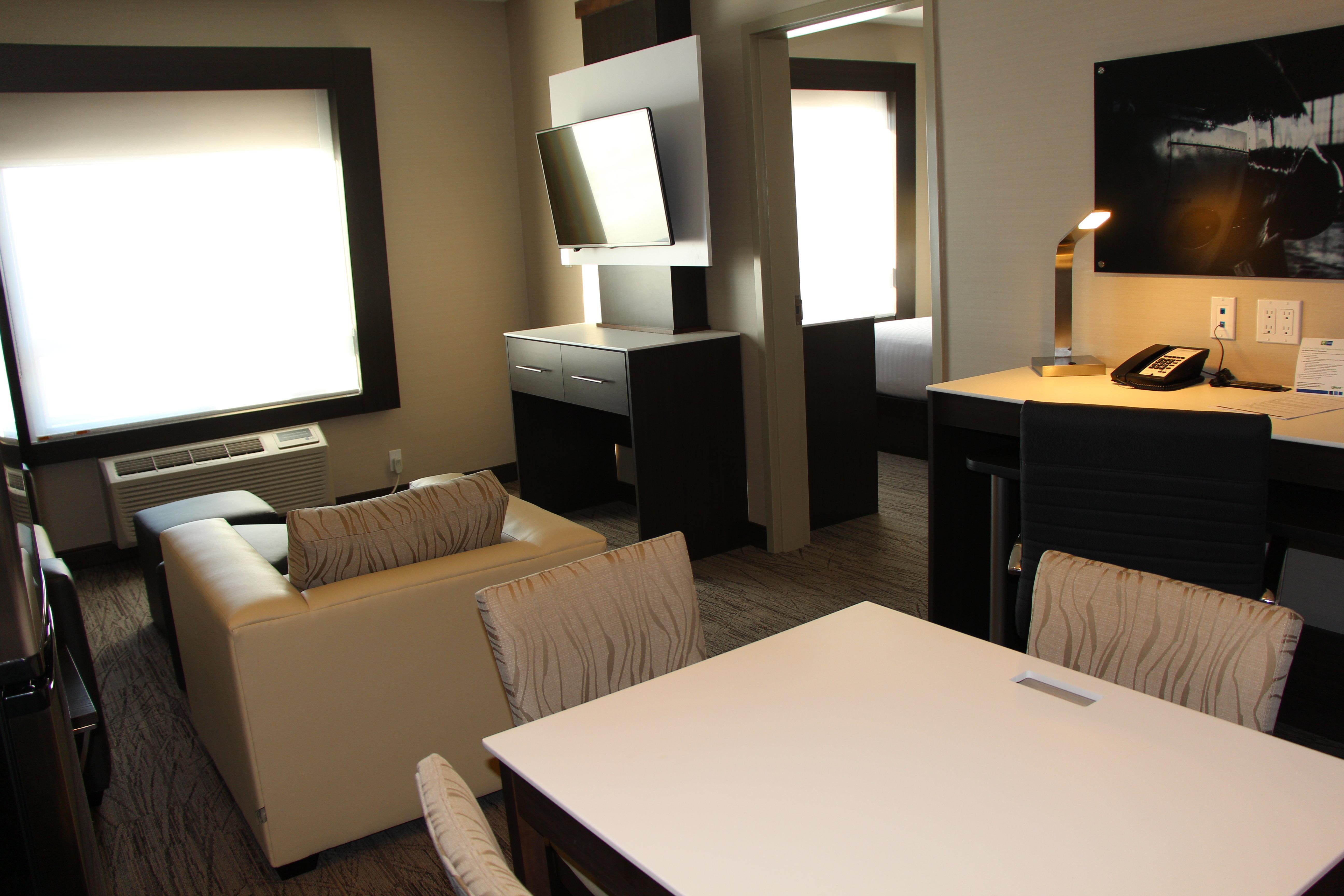 Holiday Inn Express & Suites Cold Lake By Ihg Екстер'єр фото