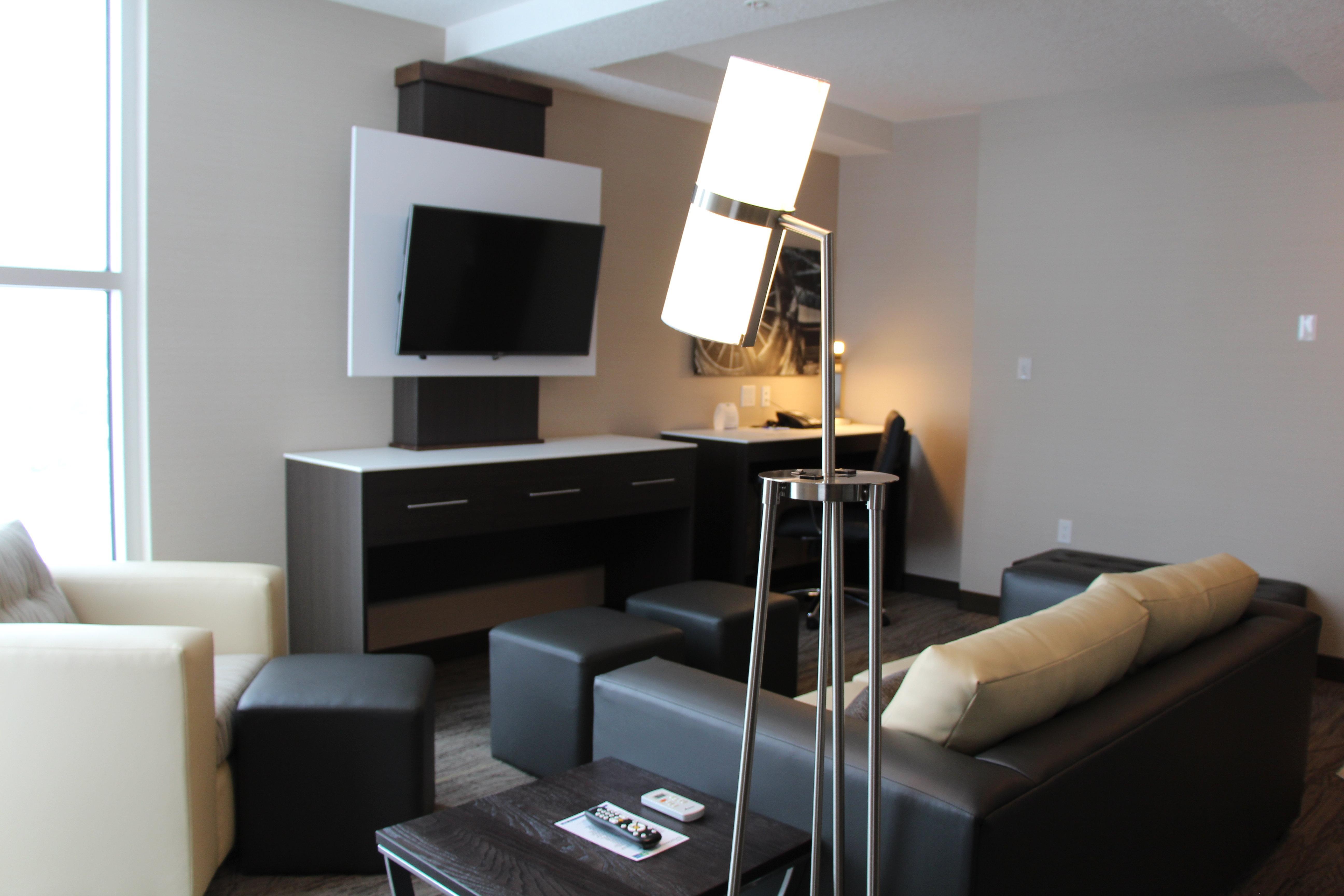 Holiday Inn Express & Suites Cold Lake By Ihg Екстер'єр фото