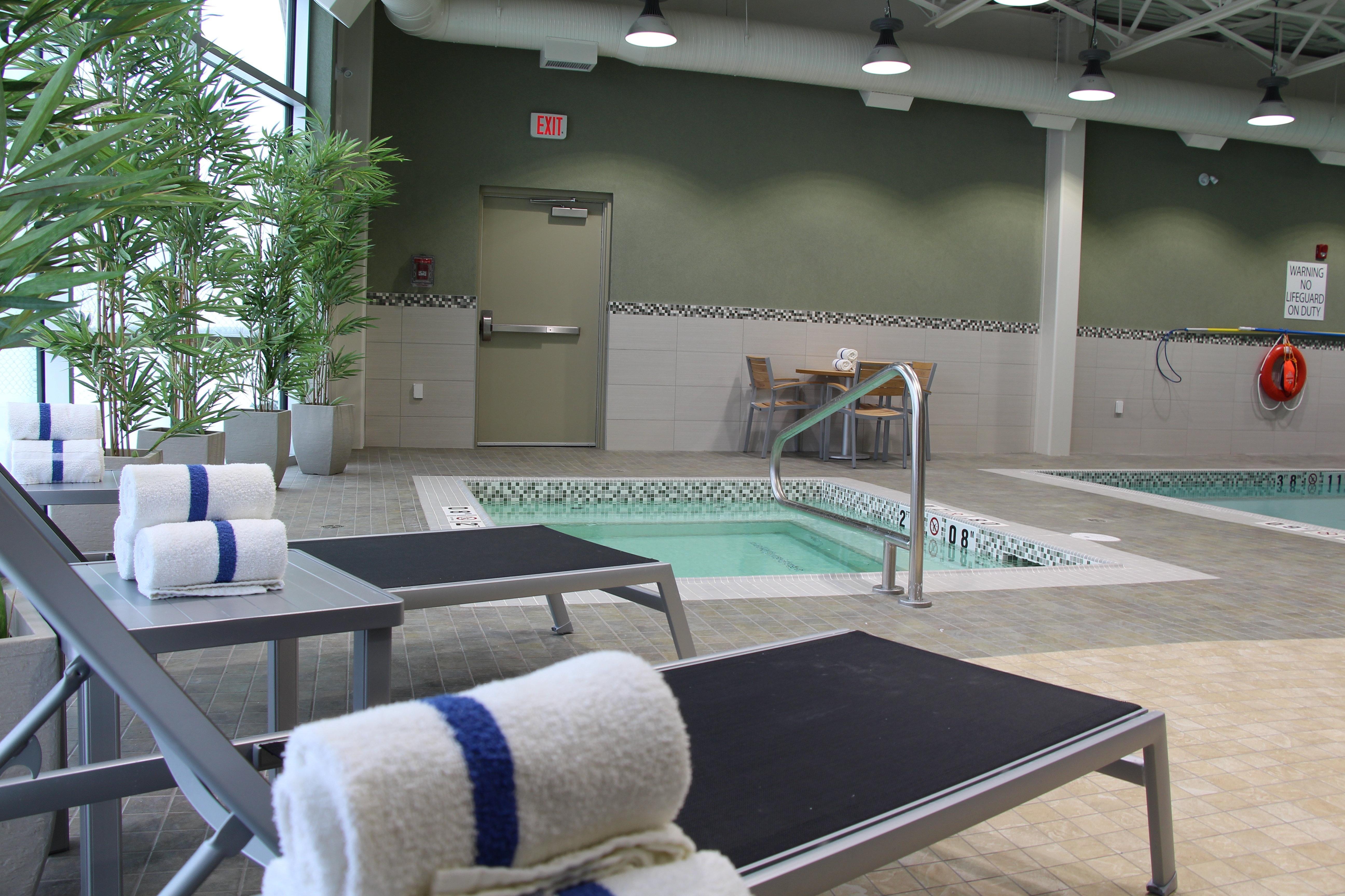 Holiday Inn Express & Suites Cold Lake By Ihg Екстер'єр фото
