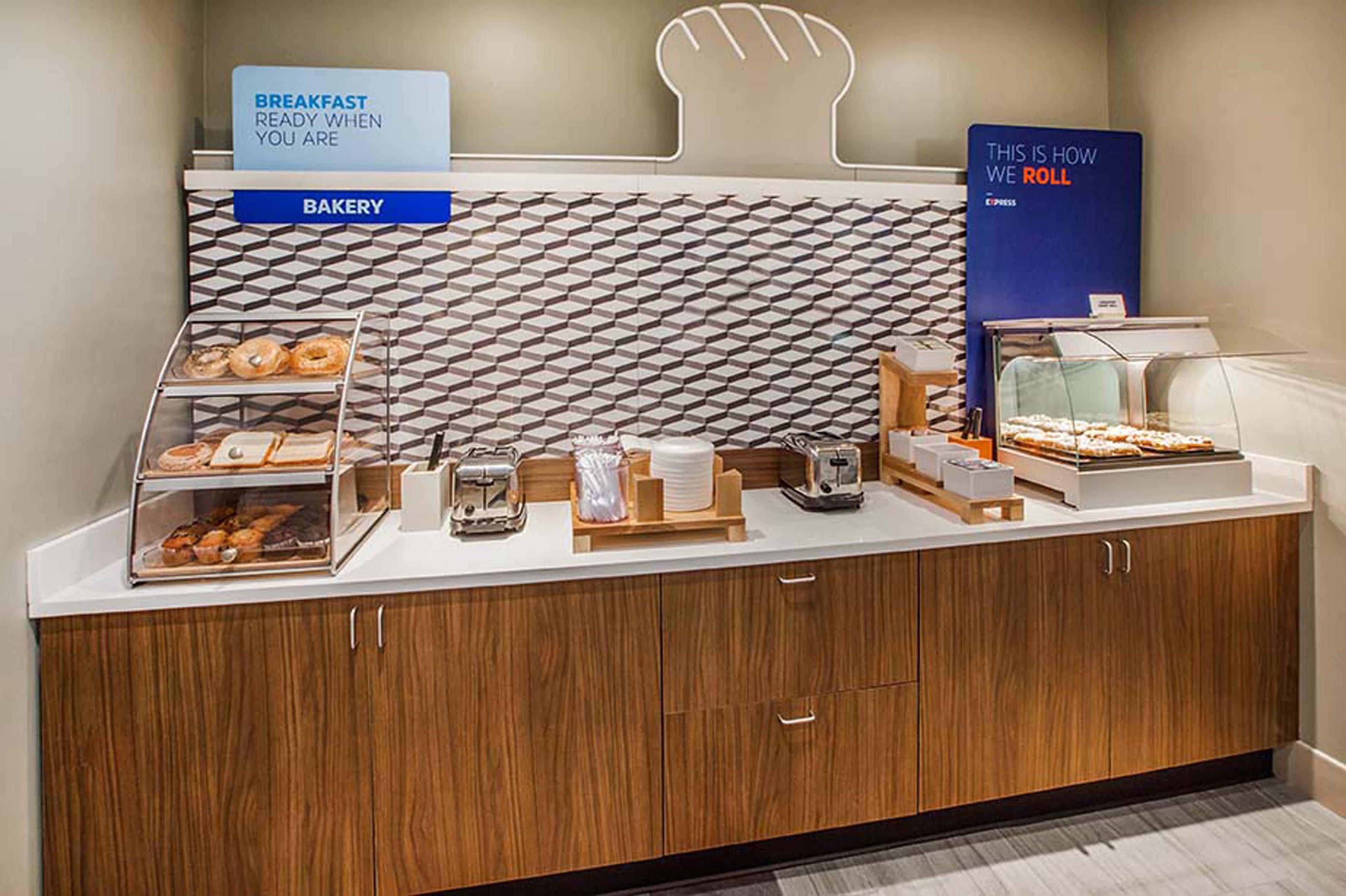 Holiday Inn Express & Suites Cold Lake By Ihg Екстер'єр фото