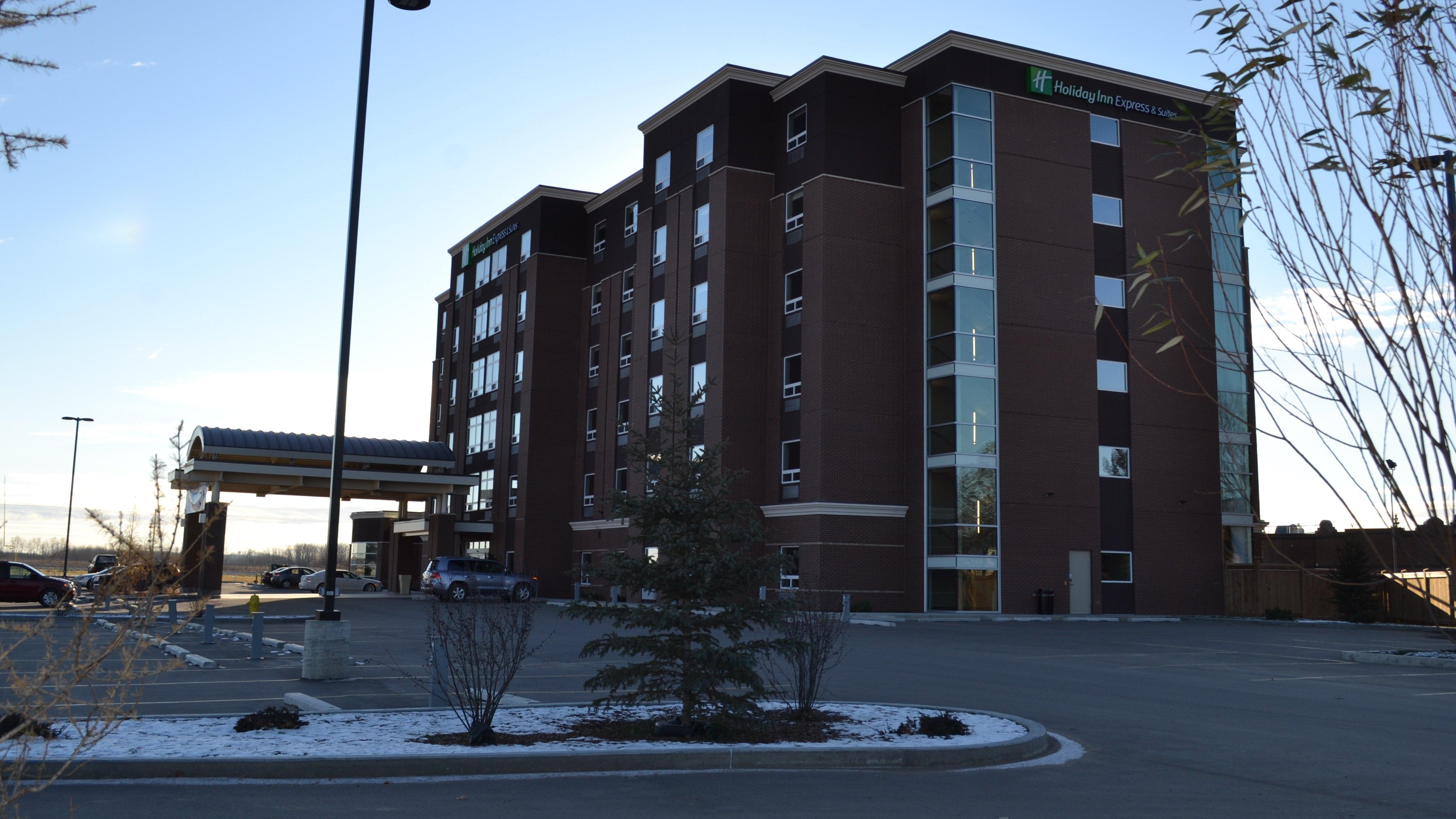 Holiday Inn Express & Suites Cold Lake By Ihg Екстер'єр фото