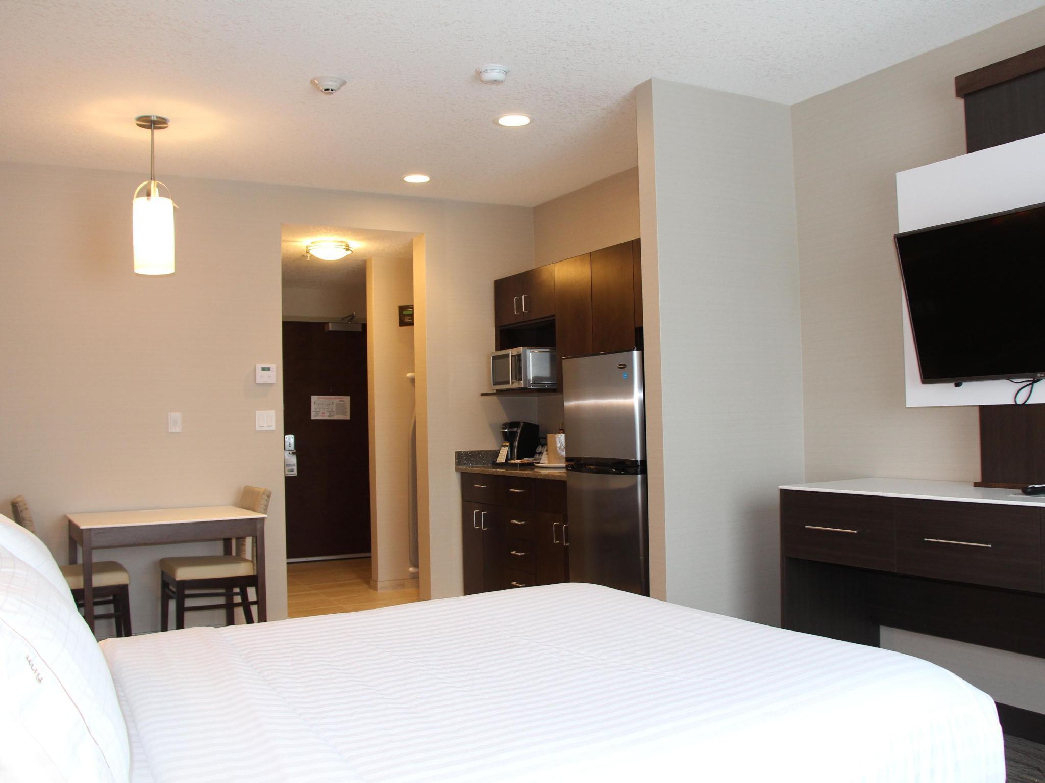 Holiday Inn Express & Suites Cold Lake By Ihg Екстер'єр фото