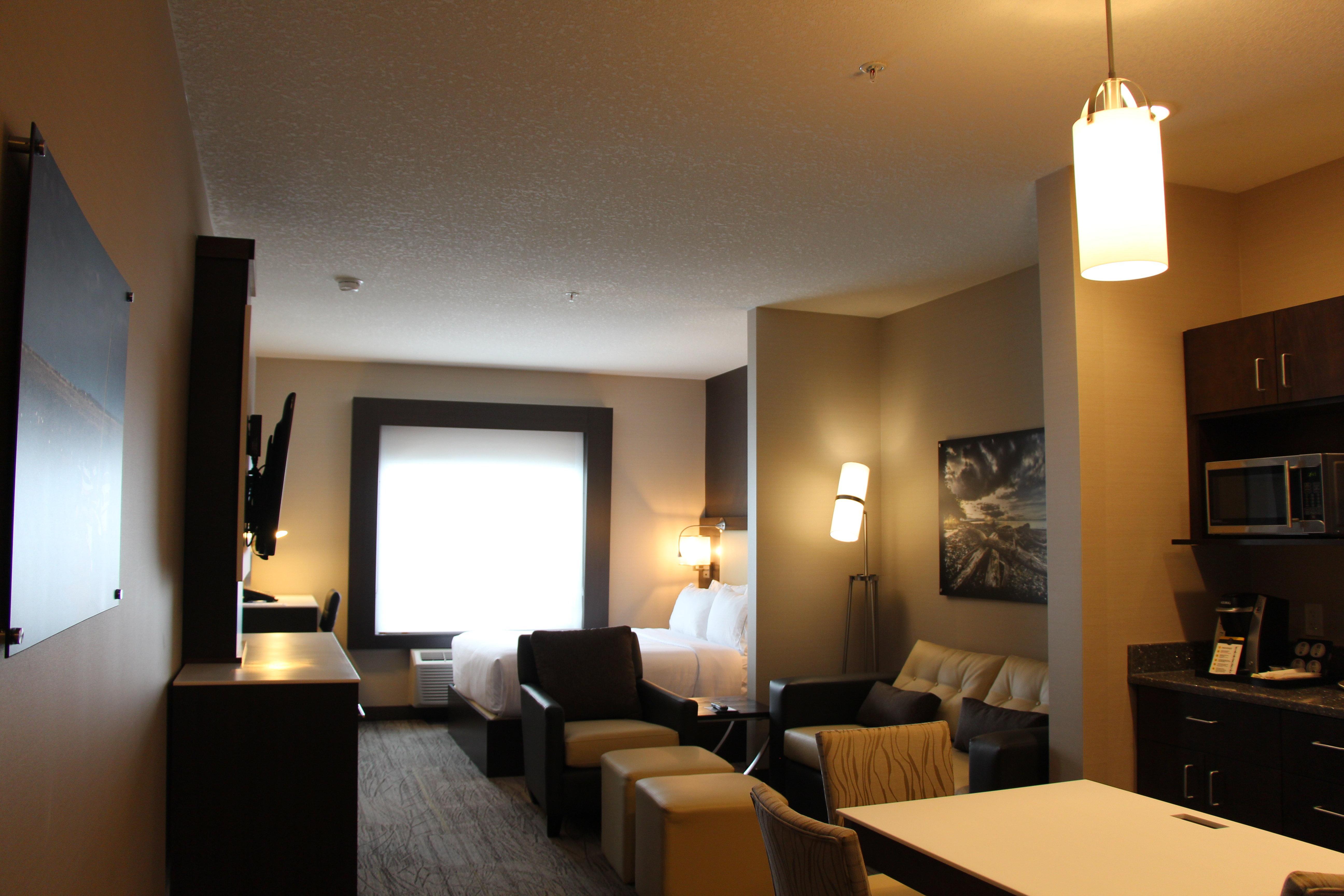 Holiday Inn Express & Suites Cold Lake By Ihg Екстер'єр фото