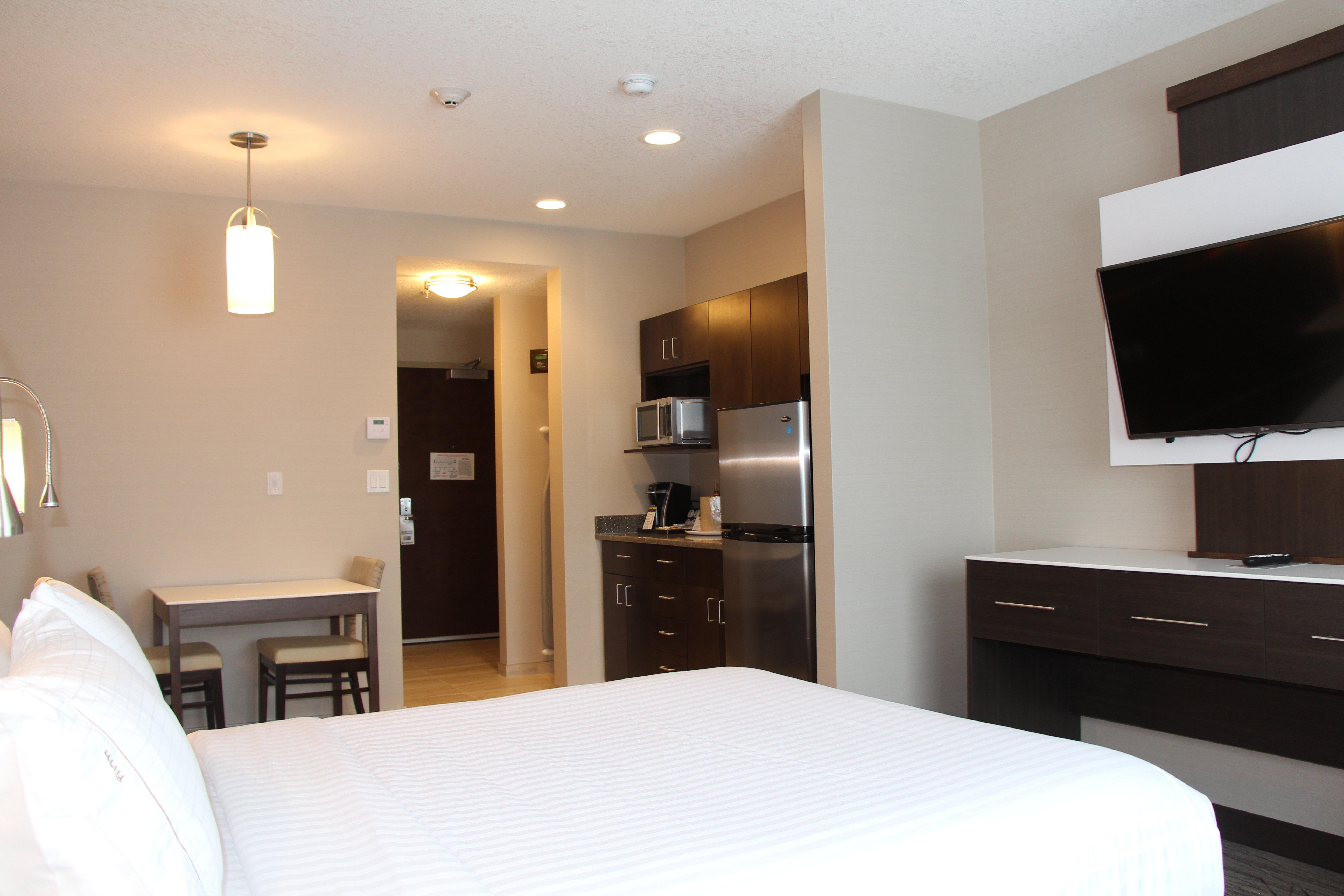 Holiday Inn Express & Suites Cold Lake By Ihg Екстер'єр фото