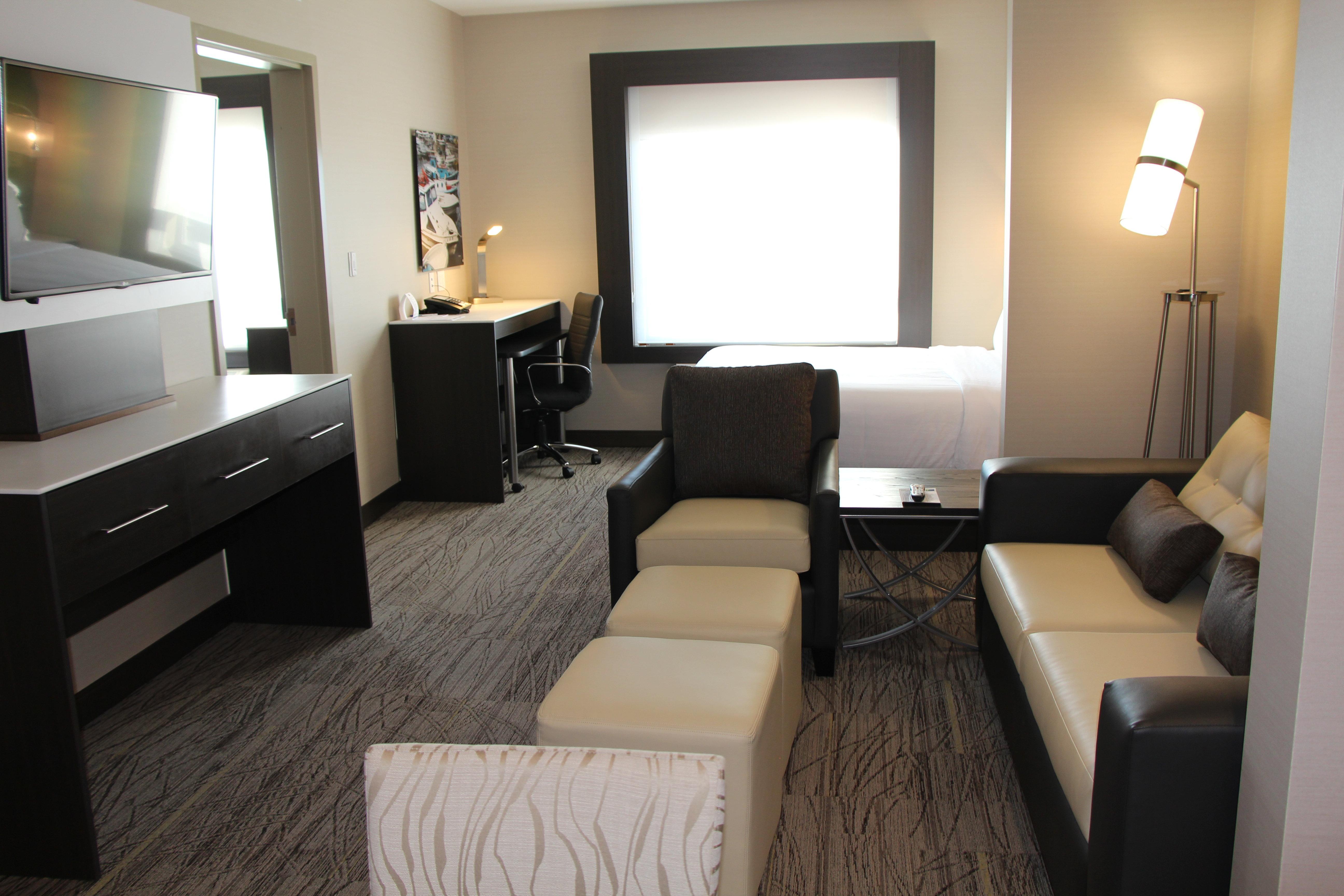 Holiday Inn Express & Suites Cold Lake By Ihg Екстер'єр фото