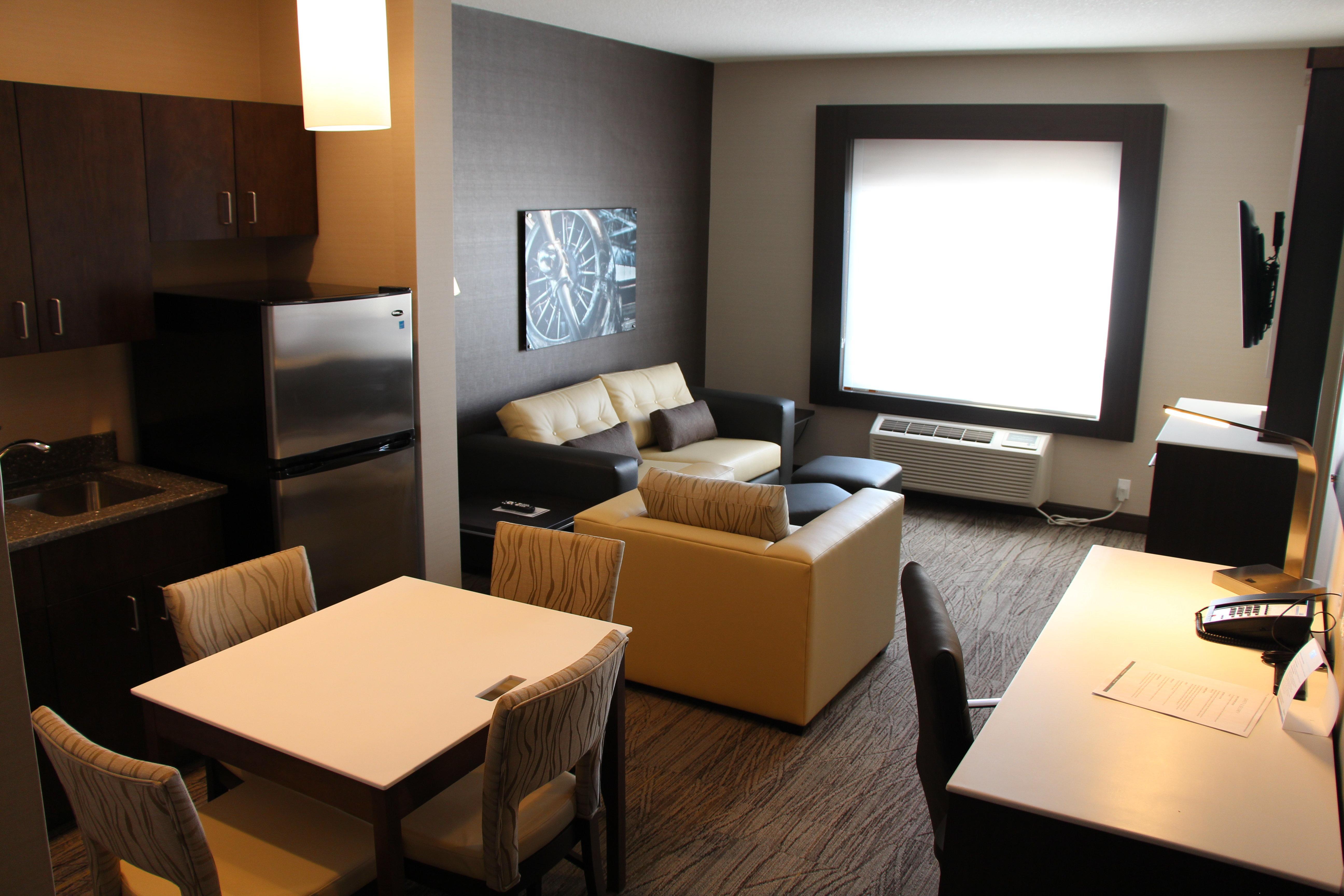 Holiday Inn Express & Suites Cold Lake By Ihg Екстер'єр фото