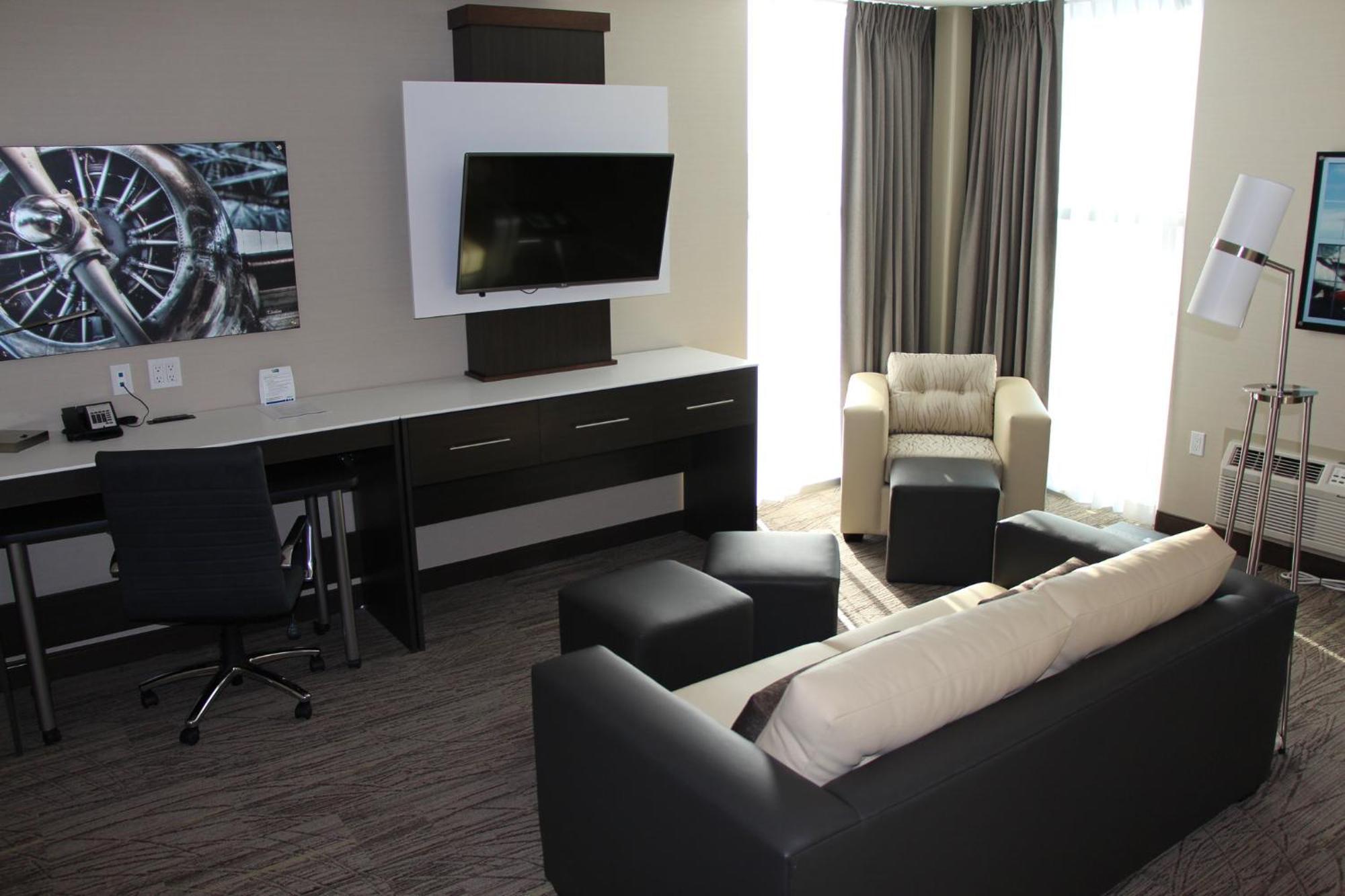 Holiday Inn Express & Suites Cold Lake By Ihg Екстер'єр фото