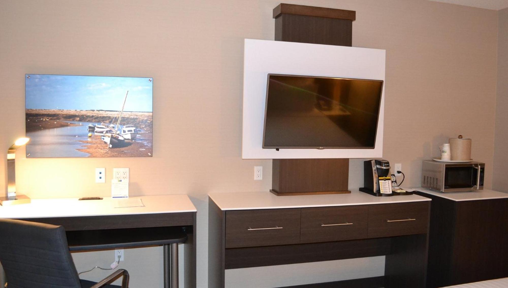 Holiday Inn Express & Suites Cold Lake By Ihg Екстер'єр фото