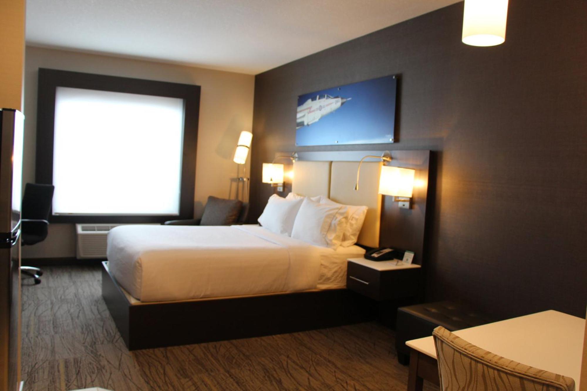 Holiday Inn Express & Suites Cold Lake By Ihg Екстер'єр фото